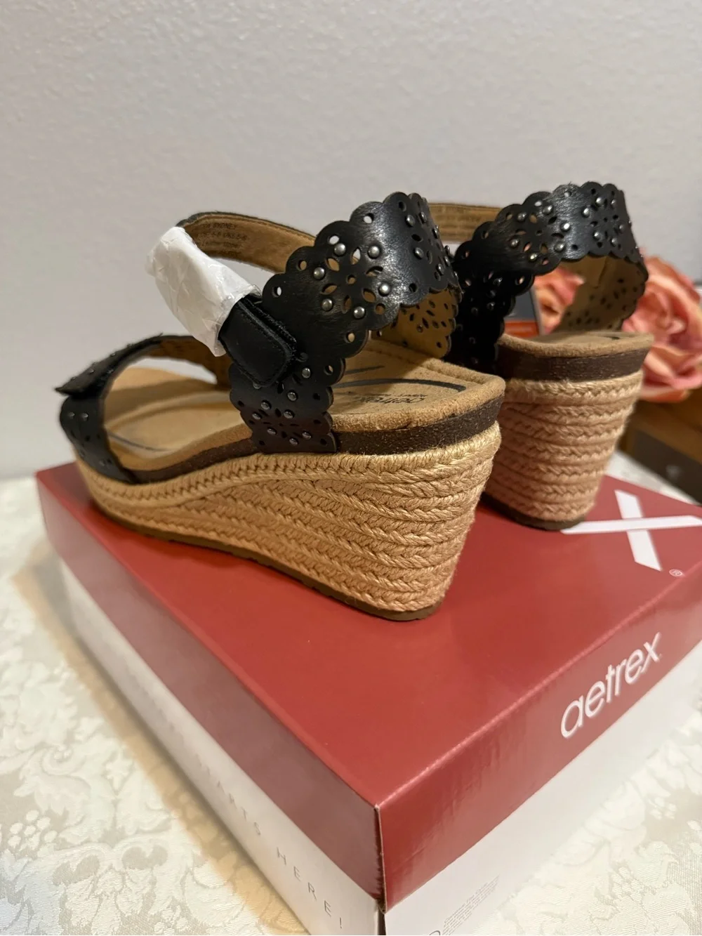Aetrex Sydney Wedges Heels Black Lace Stud Cutout Memory Foam Women’s 7.5 8 NWT